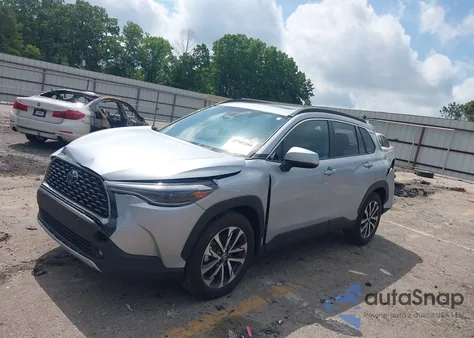 2023 Toyota Corolla Cross Xle z USA, uszkodzony, nr VIN 7MUDAAAG0PV057750